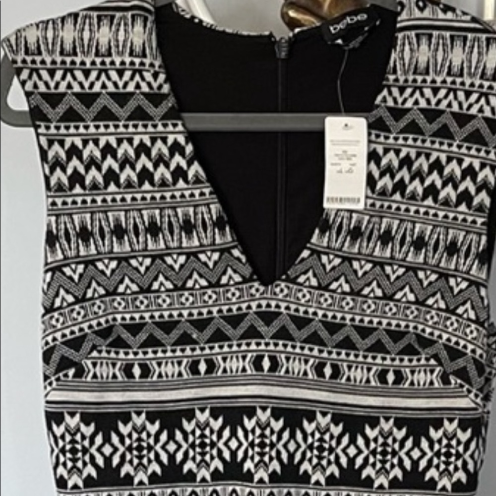Knee length Bebe  e dress